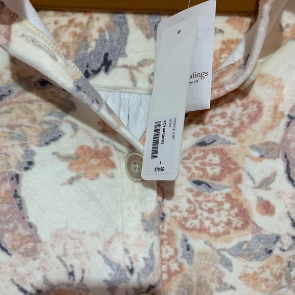 New with tags, soft surroundings, button up shirt
Size large - Picture 3 of 7